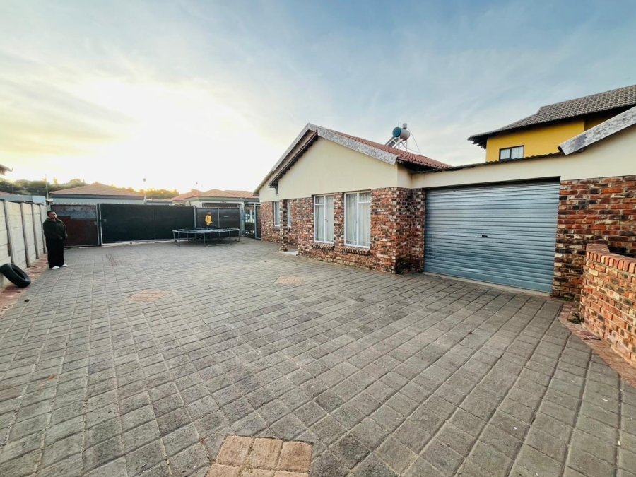 2 Bedroom Property for Sale in Vista Park Free State